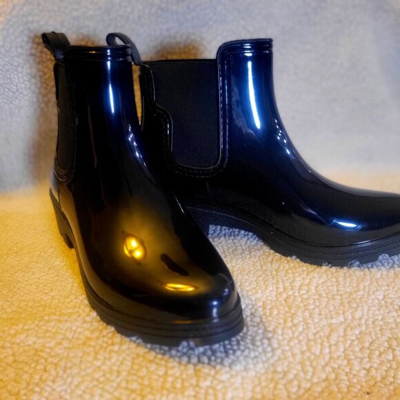 Capelli New York Women's Rain Boot Black Patent Upper - Rugged Sole = Size 8 - Picture 1 of 7